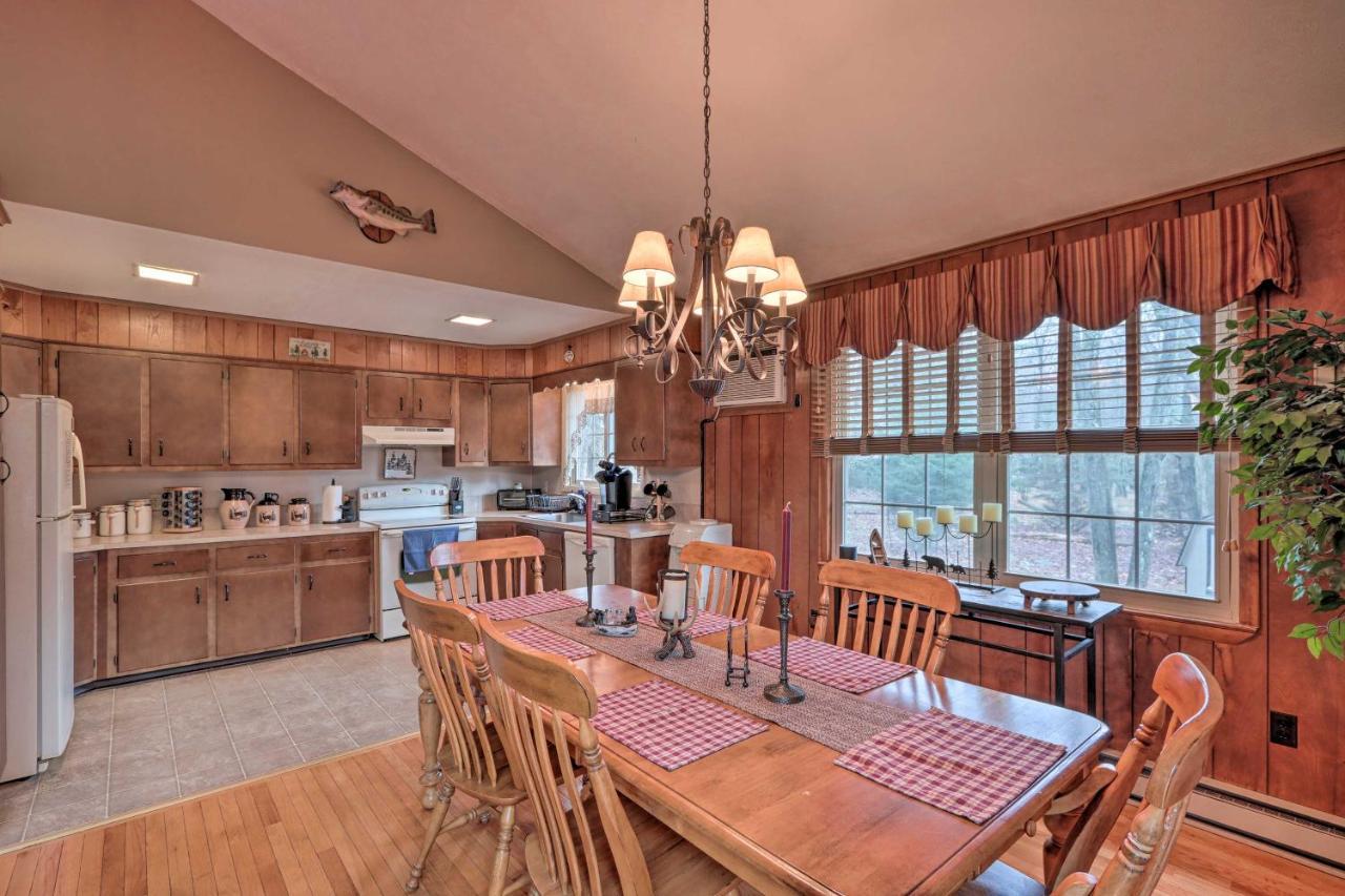 Poconos Home With Game Room Walk To Lake Harmony! Εξωτερικό φωτογραφία